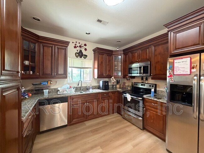 Building Photo - 5748 Burrell Ave