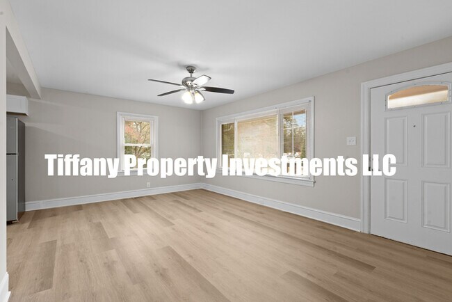 Building Photo - 119 N Jack St