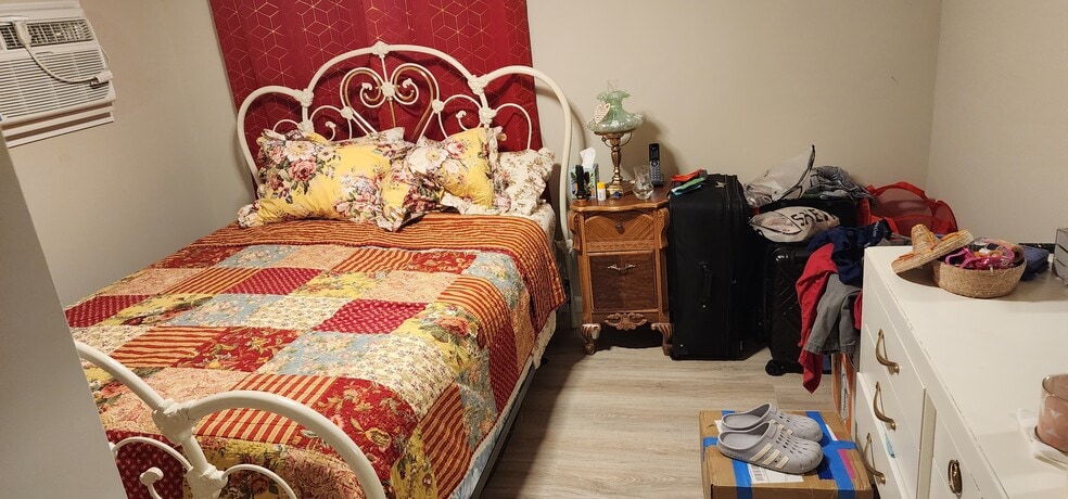 Building Photo - 205 Covered Bridge Blvd