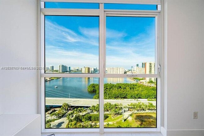 Building Photo - 400 Sunny Isles Blvd