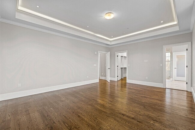 Building Photo - 846 Main St