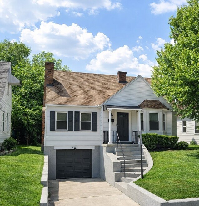 Building Photo - 2231 Riverside Dr