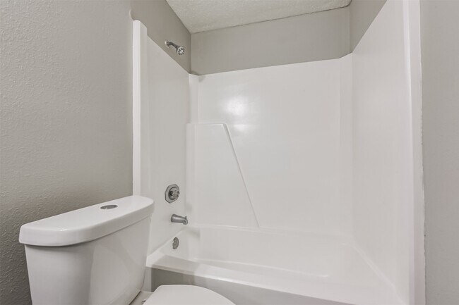 Building Photo - 10122 Waterstone Dr