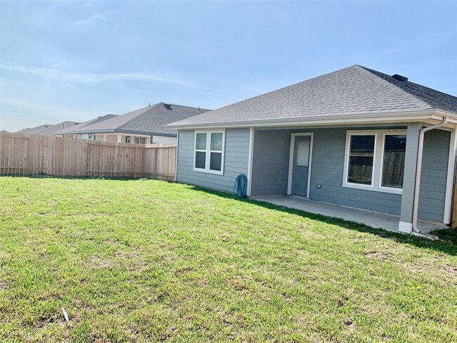 Building Photo - 2213 Laurel Bloom Ln