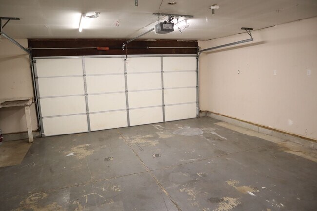 Building Photo - 10111 NE Tanglewood Dr