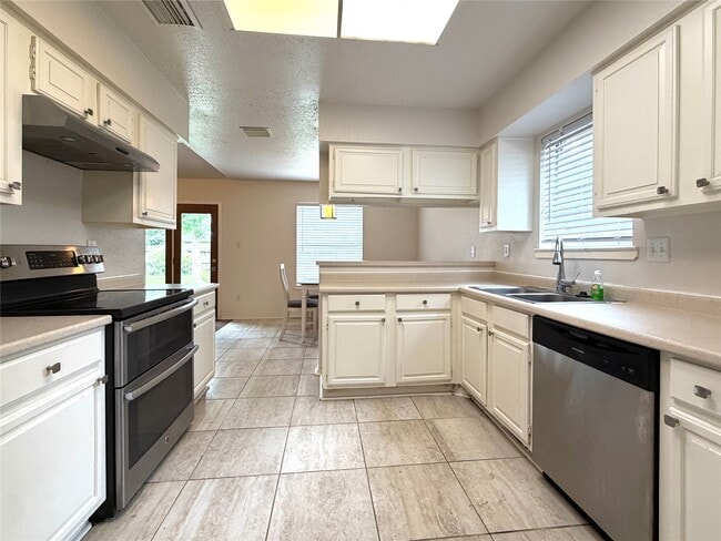 Building Photo - 22319 Merrymount Dr