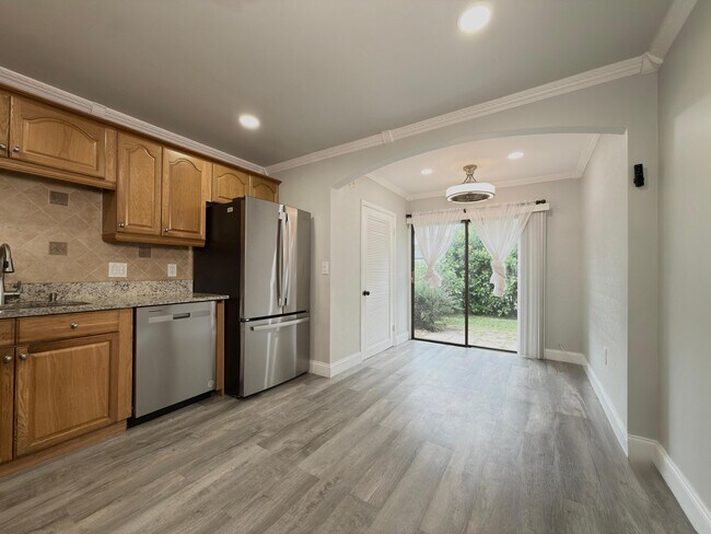 Building Photo - 5957 Forest Hill Blvd