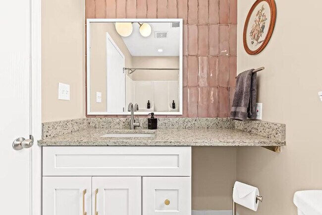 Building Photo - 18340 Mesle St