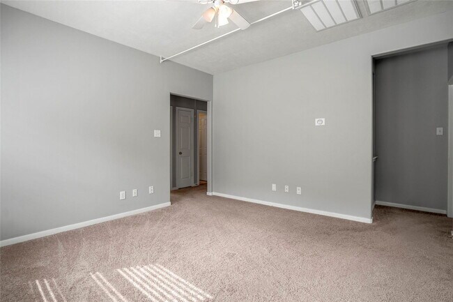 Building Photo - 23 E Burberry Cir