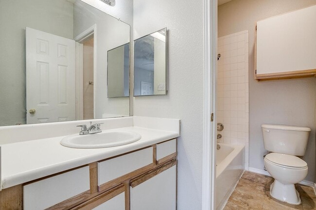 Building Photo - Nice 2 Bed, 2 Bath Second Story Condo Overlooking the Pool- 76107