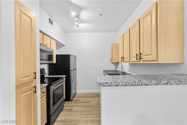 Building Photo - 6955 N Durango Dr