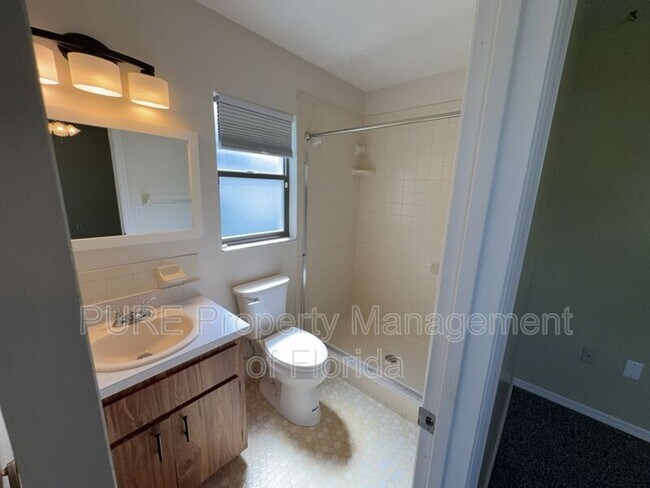 Building Photo - 9 Banyan Course Run