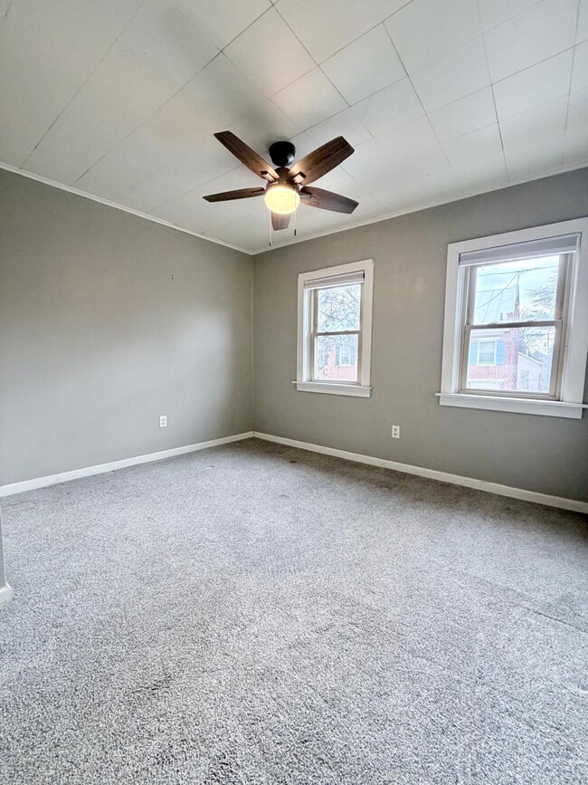 Building Photo - 123 E Louther St