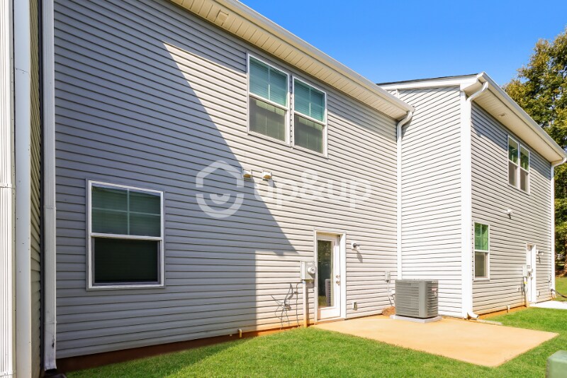 Building Photo - 929 Ranchero St