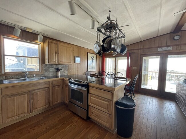 Building Photo - 57144 Lighthouse Rd