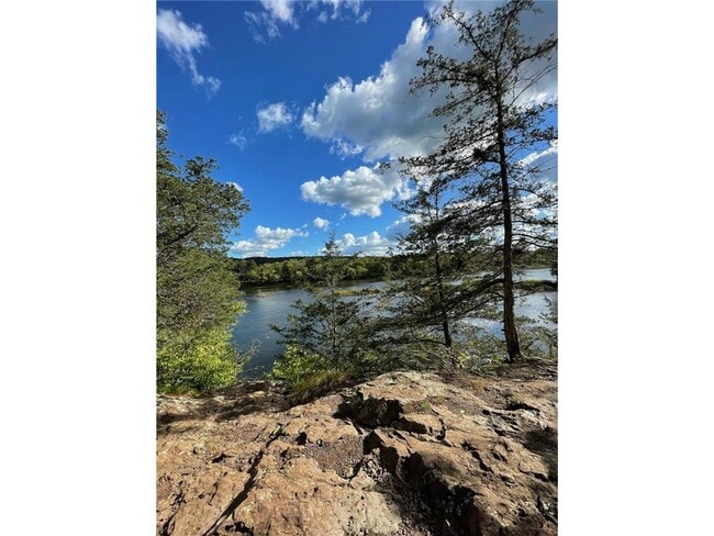 Building Photo - 206 5th St S