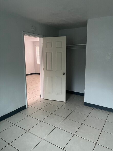 Building Photo - 1707 NW 7th Ct