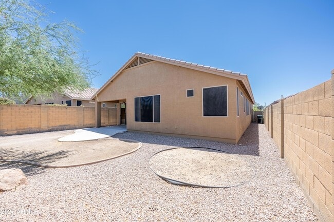Building Photo - 40930 N Wild West Trail