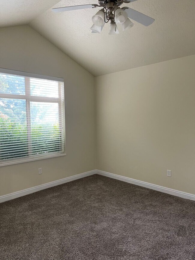 Building Photo - Beautiful Lehi home for rent!