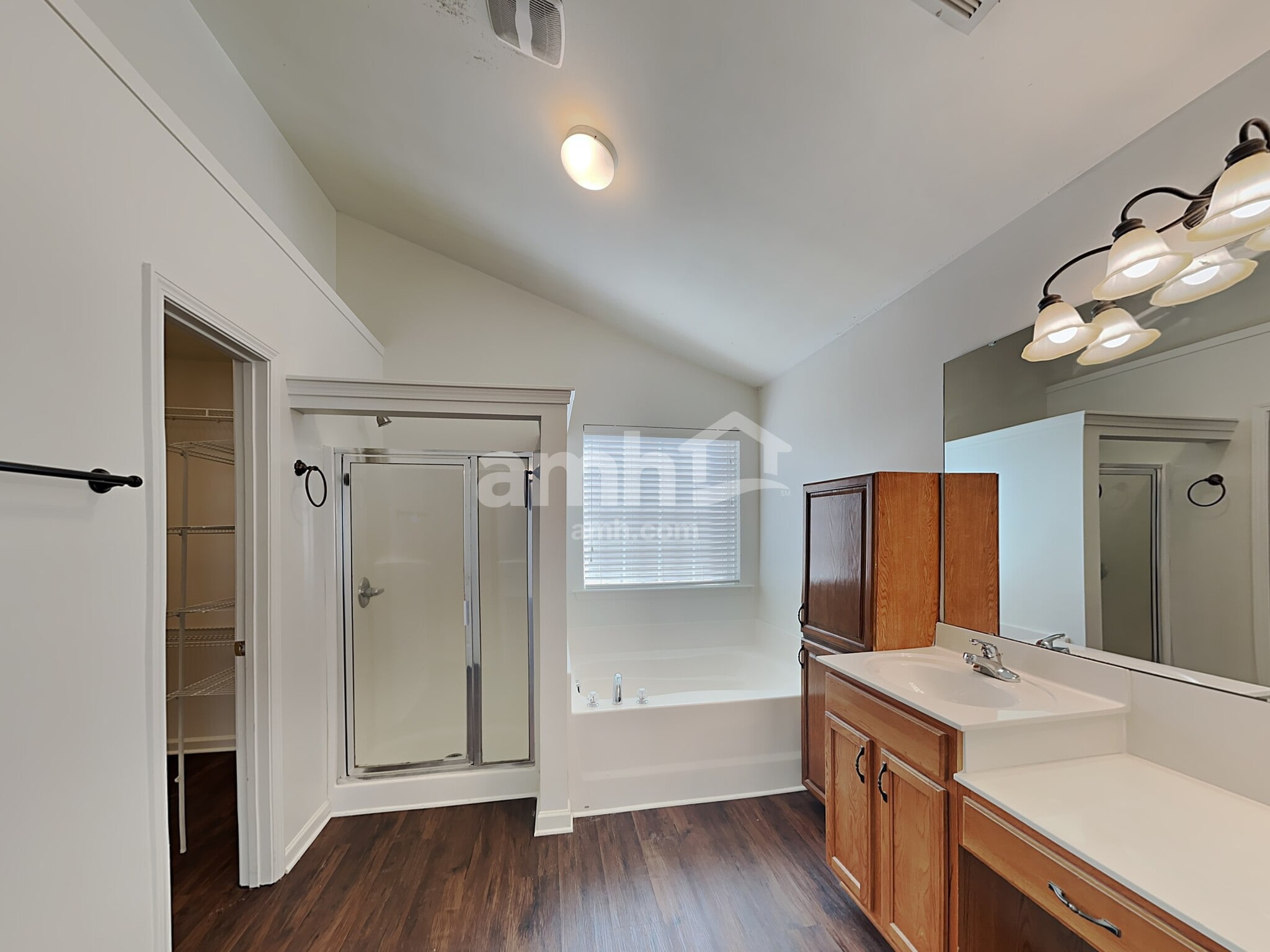 Building Photo - 4059 Houldsworth Dr