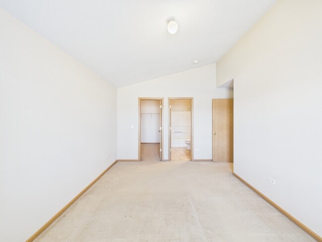 Building Photo - 917 Silverstone Dr