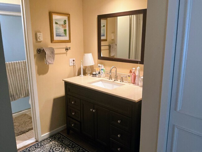 Building Photo - 504 Heritage Vlg