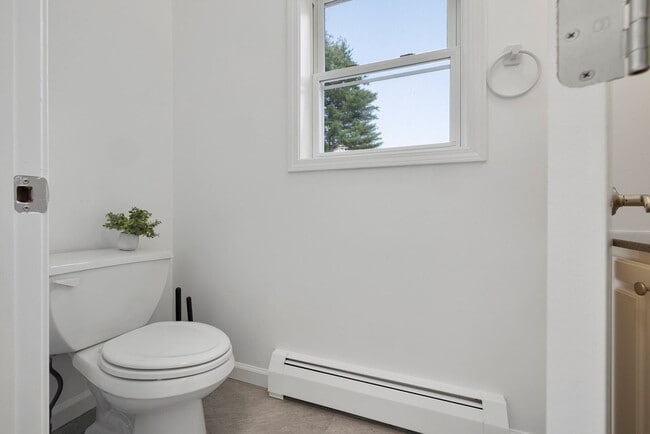 Building Photo - 163 Silver Lake Rd