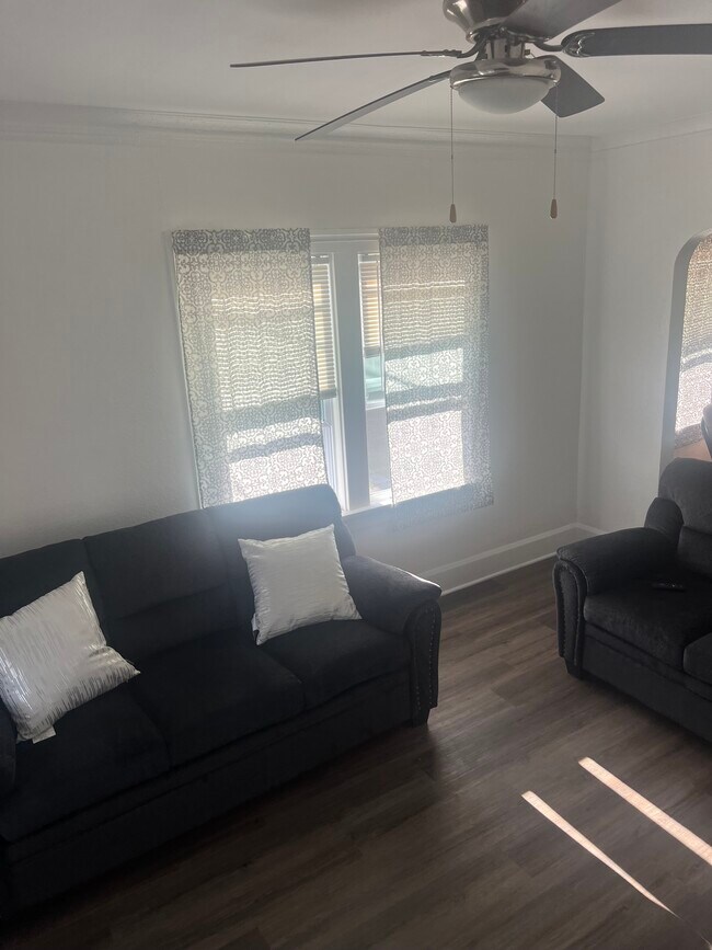 Building Photo - 1520 15th Ave