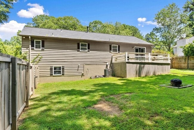 Building Photo - 4035 Thames Dr
