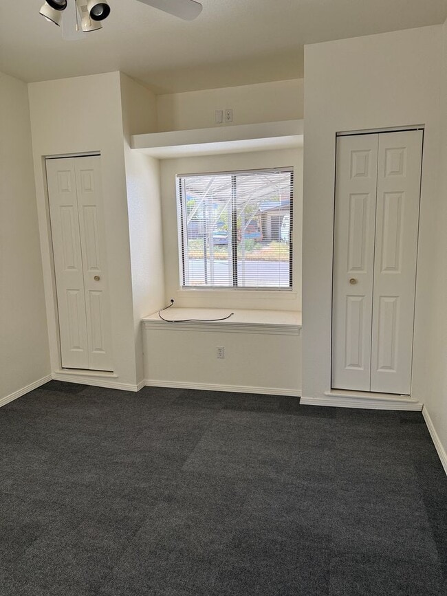 Building Photo - 2101 Aspen Dr
