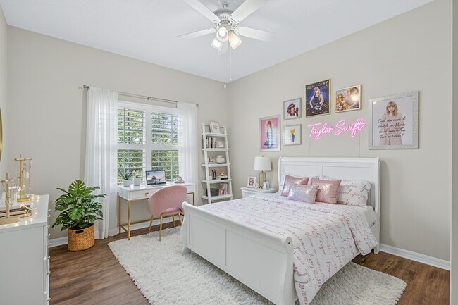 Building Photo - 625 Fairway Dr