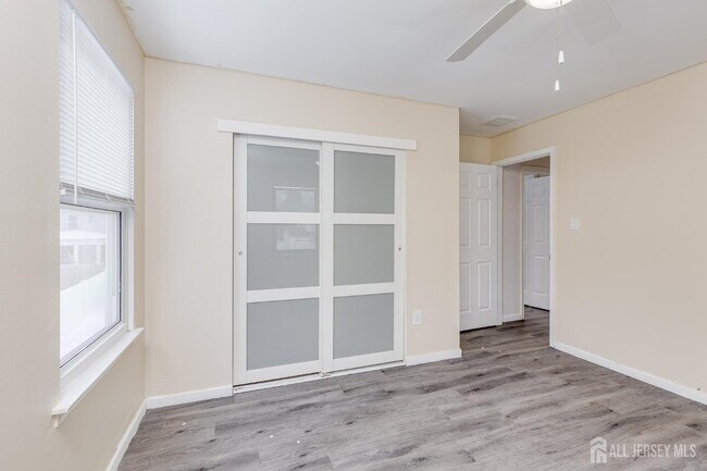 Building Photo - 45 Stratford Ln