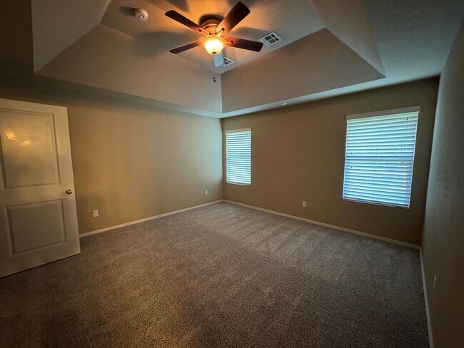 Building Photo - Bixby 3 car garage, great lot!