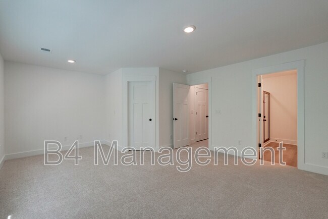 Building Photo - 416 W Parima Ct