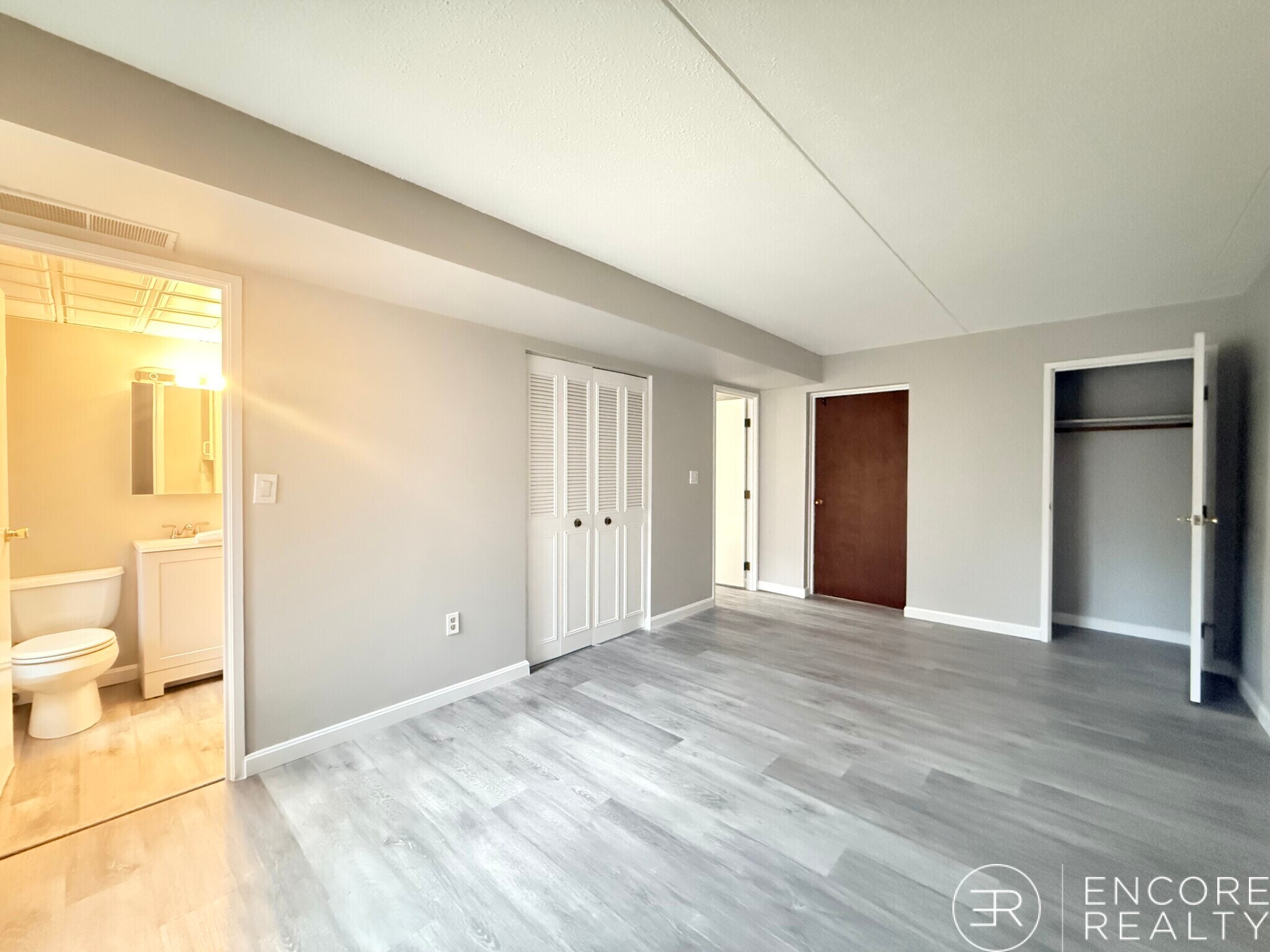 Building Photo - 1243 Beacon St