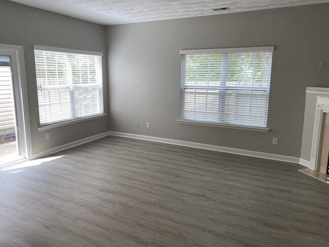 Building Photo - 5268 Pirata Pl