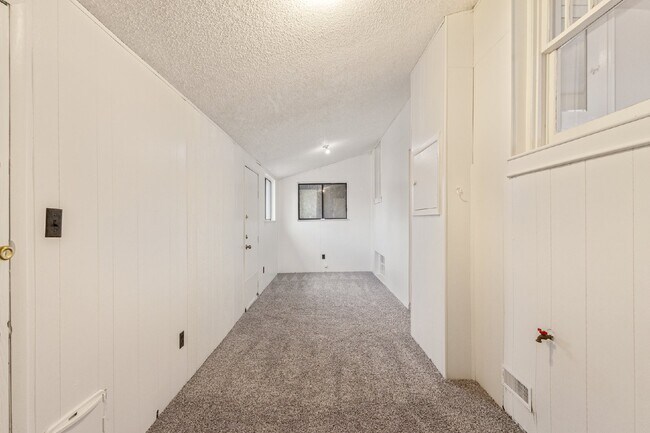 Building Photo - Great two bed two bath bungalow for rent i...