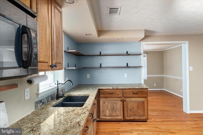 Building Photo - 716 Gafia Lodge Rd