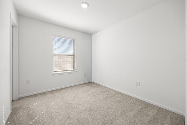 Building Photo - 8207 Star Ter Dr