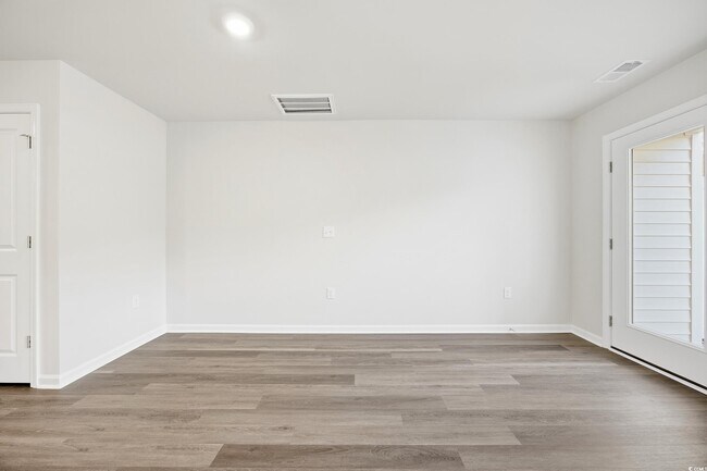 Building Photo - 322 Honeystone St