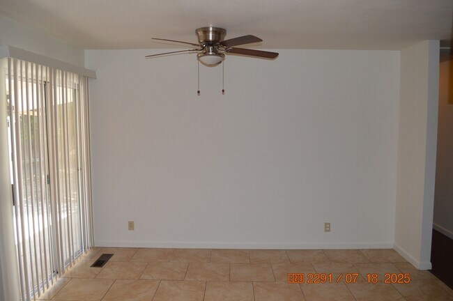 Building Photo - 4504 E Monte Vista Ave