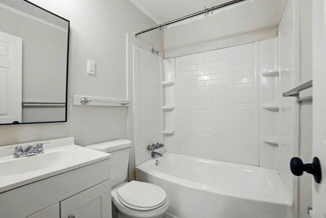 Building Photo - Charming 2BR Duplex in Charlotte
