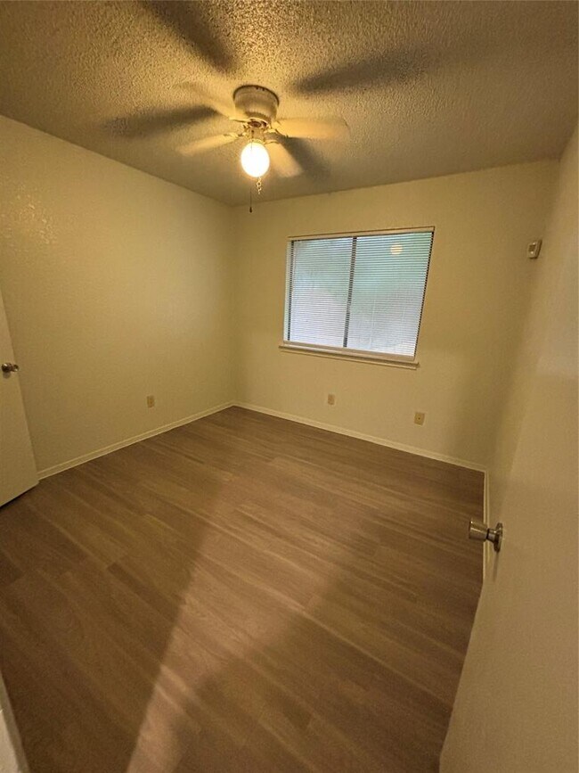 Building Photo - 1112 Byers Ln