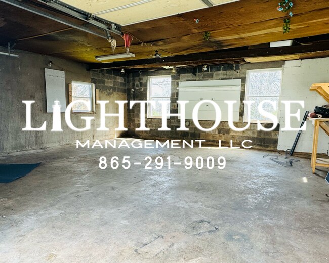 Building Photo - 10102 Bluegrass Rd
