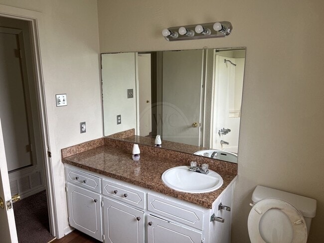 Building Photo - 2103 Omega Cir