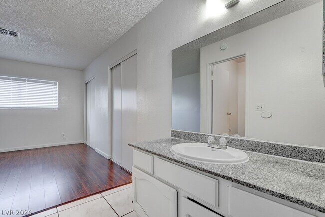 Building Photo - 5198 Greene Ln