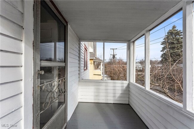 Building Photo - 977 Yellowstone Rd