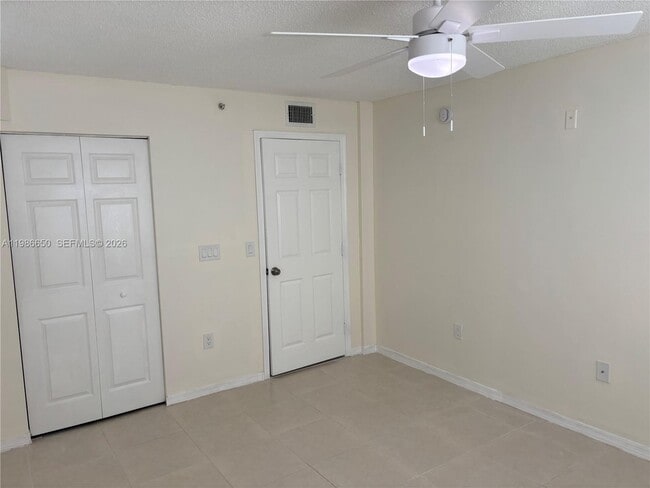 Building Photo - 655 SW 111th Way