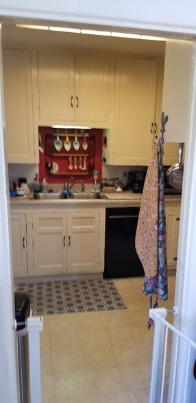 Building Photo - 1546 Tavern Rd