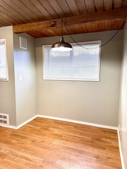 Building Photo - 21521 73rd Pl W